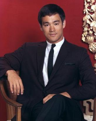 李小龙在美国打黑市拳是真的吗?李小龙在好莱