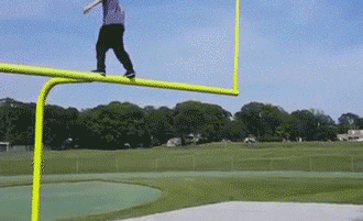 不作死不会死啊,跑这么高做后空翻,看到都疼!