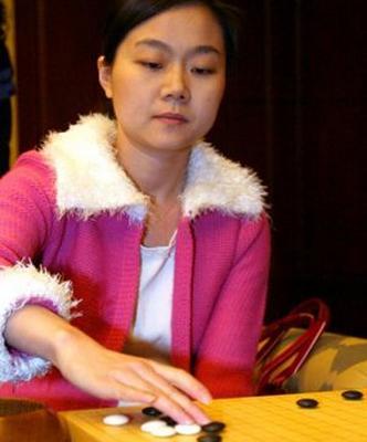 围棋世界冠军的他 竟娶比自己大8岁的离异女棋手