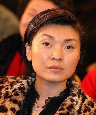 49岁陈红家世显赫 婚姻坎坷 隐退多年后现身“脱胎换骨”