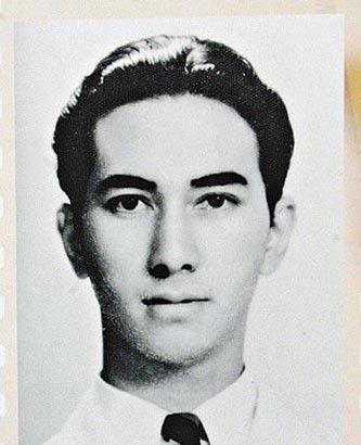 “赌王”何鸿燊与“功夫巨星”李小龙不仅有家族关系,而且是同辈