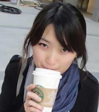 冯小刚前妻被抛弃后一直单身，两人女儿27岁，美出冯小刚十万里！