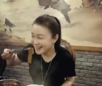 原来赵本山最丰满的女徒弟欺骗了我们这么多年？！有图有真相