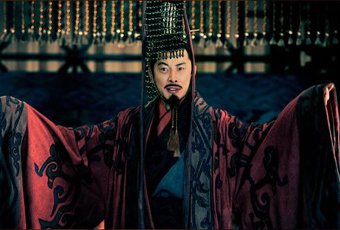 汉献帝被曹丕篡位逐出许昌,为什么不投靠刘备光复汉朝