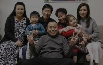 潘阳近照曝光，老公送千万豪车示爱，3岁儿子和潘长江一模一样