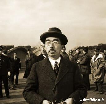 二战中日本天皇为了自保投降, 日本人得知真相