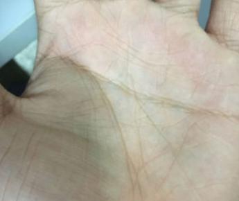 手中一旦出现二婚线,不论男女,注定婚姻坎坷