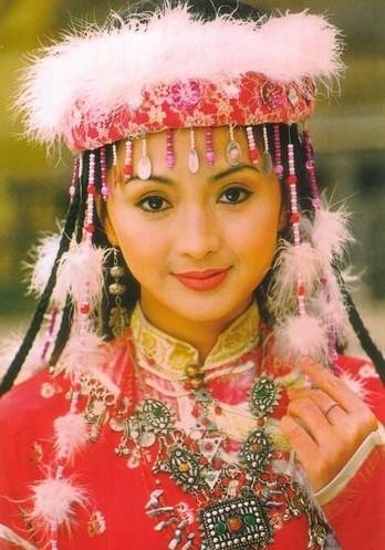 香妃的扮演者因车祸去世，爱她的男友，年过四十七岁至今不婚