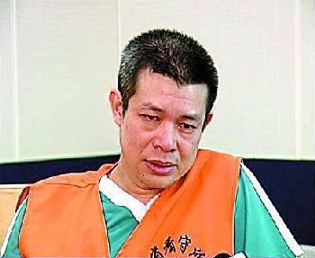 此人是中国第一巨贪, 贪污30多亿人民币, 为何只能判刑12年