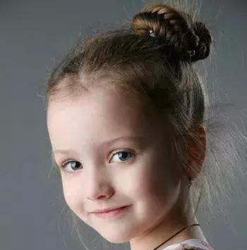 十款儿童丸子头,时尚街拍百搭造型,最后一款最