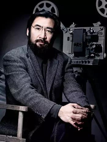 宁才蒙古族,兴安盟科右中旗人,内蒙古民族剧团一级演员,上海戏剧学院
