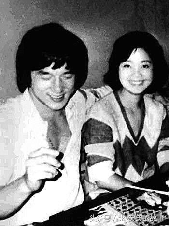 成龙这辈子最爱的两个女人，一个为他终生未嫁，一个已经遗憾去世