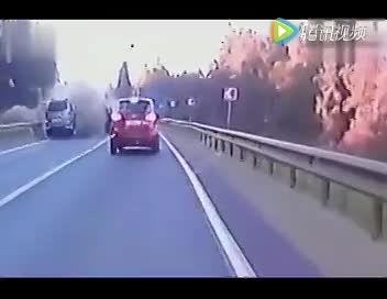 死神来袭，SUV正常行驶也被撞死