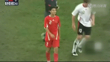 细数中国足坛暴力事件,谭望嵩扫堂腿,郑智上榜!