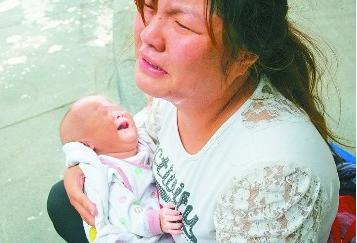 年轻妈妈生下畸形婴儿,满月后竟被婆家赶出了