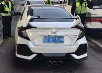 小榄惊现思域Type-R？改装改得太靓被交警抓住！