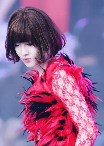 连女生都自叹不如的美貌!男星穿女装才是检验