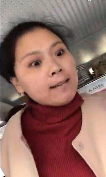 高铁吃泡面引发口水仗,谁的过错?