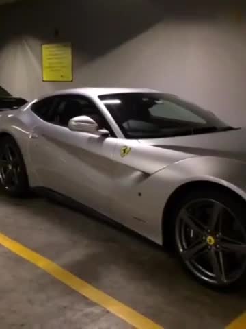 顶级跑车法拉利F12 太帅了!