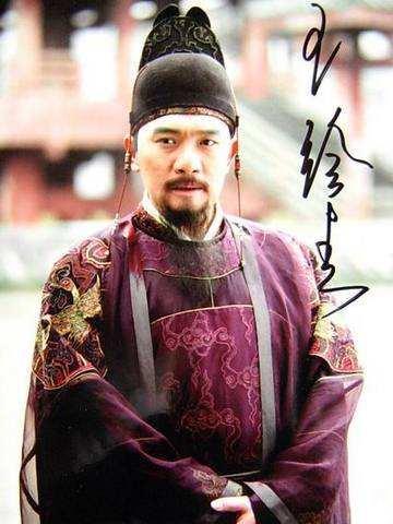 与周星驰、梁朝伟同岁, 被称王爷专业户, 现因刘诗诗变成国民岳父