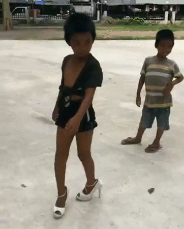 搞笑gif:一看新娘这嫌弃的表情,就知道不是自愿的