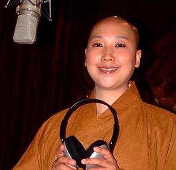 三位90年代初乐坛的殿堂级女歌手，当时的那英还在乐坛摸爬滚打！