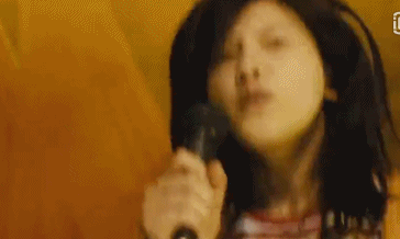 她不再是致青春里莽撞的郑微了,杨子姗成为戛纳唯一带