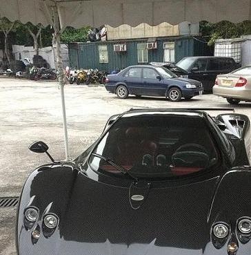 潮汕首富儿子，比王思聪牛！家中没有宝马奔驰，但加油一次花15万