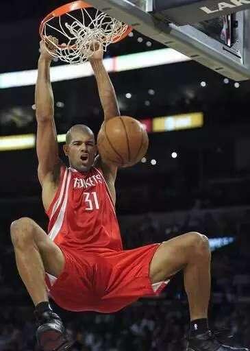 NBA最不喜欢扣篮的六位,无人防守都选择上篮,据说纳什是不会扣篮