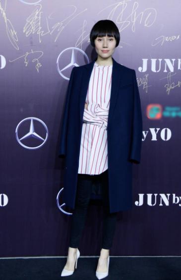 袁泉这脸是怎么了?腮部凹陷一脸苦相