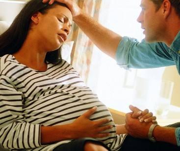 禽兽儿子让50岁母亲怀孕,母亲大出血猝死在家中此儿子不能要