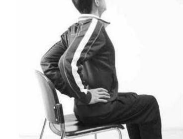 凡是腰疼的记住这个方法,不管是腰间盘突出或