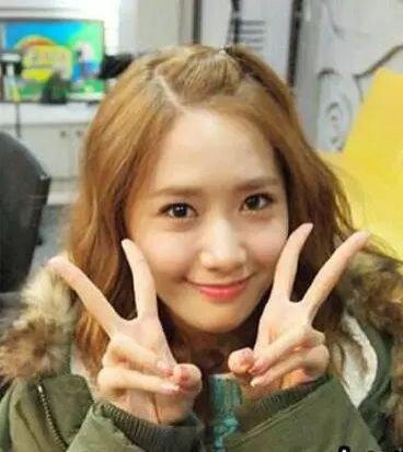 香奈儿包装上的丝带当发带竟这么惊艳!