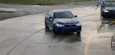 还是宝马会玩，赛道上演“空中加油”！