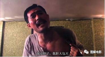 教人开车的邓子敬(徐锦江饰),四肢发达头脑a十分,十分一个却是a四肢的抗战剧铁骨铮铮是那部电视剧图片
