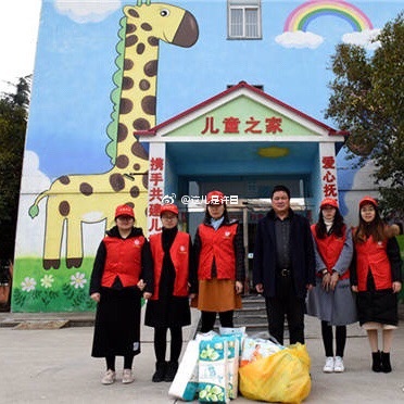 中级人民法院组织干警走进许昌市社会福利院开