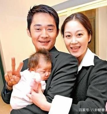 17岁出道，她是小虎队的师姐，事业当红时选择嫁人，43岁抑郁自杀