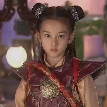 曾经饰演《宝莲灯前传》的小哪吒，如今实在太美了