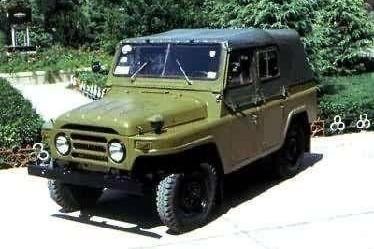 70、80后这张照片你一定有！还记得小时候马路上的车吗？