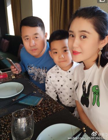 《乡村爱情》长贵现实中的老婆竟是香秀的大学同学兼闺蜜！