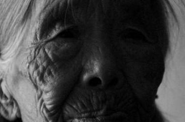 连续2晚被50個鬼子糟蹋 被村裏人厭棄 说齣真相讓人心痛