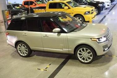 天津港热销SUV，2017路虎揽胜行政HSE，迅速但不暴躁的绅士