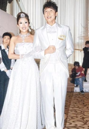 洪金宝儿子出轨，妻子背后的妥协让步到底藏了什么婚姻秘密？