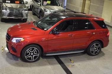 天津港红色妖姬，奔驰 GLE400，难得的一款红色大奔