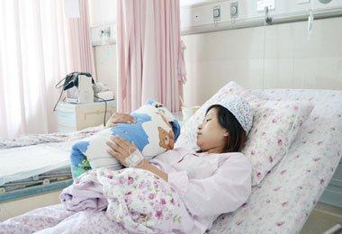 为了生儿子,她第3次剖腹产,医生剖开肚子后吓