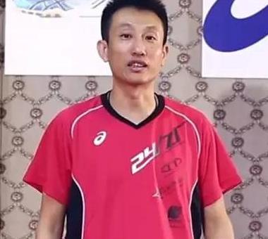 【乒乓找教练】接中路侧旋球,你可以试试多借