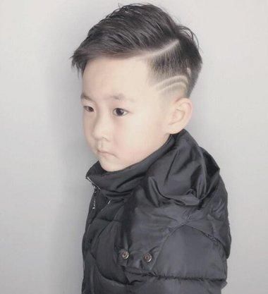 7款时尚的剃鬓角发型，让男童看起来潮范儿十足!!