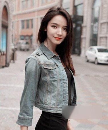 谁说直发是不适合方脸女生的一种发型？方脸好看的直发发型奉上！