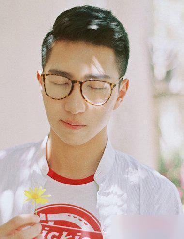 2018男生两边剃掉头发的好看发型,帅破天际有木有!