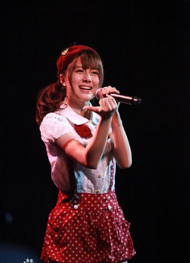 被称偶像之神，最火时“四千年第一美女”都给她洗脚，还记得她吗